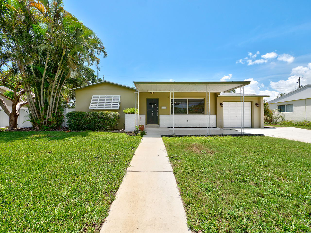 "428 EBBTIDE" full screen photo slideshow on