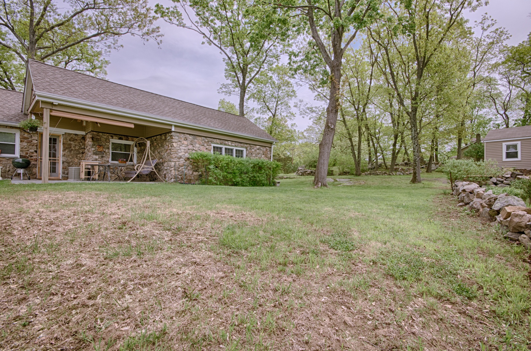 "375 rye hill" full screen photo slideshow on