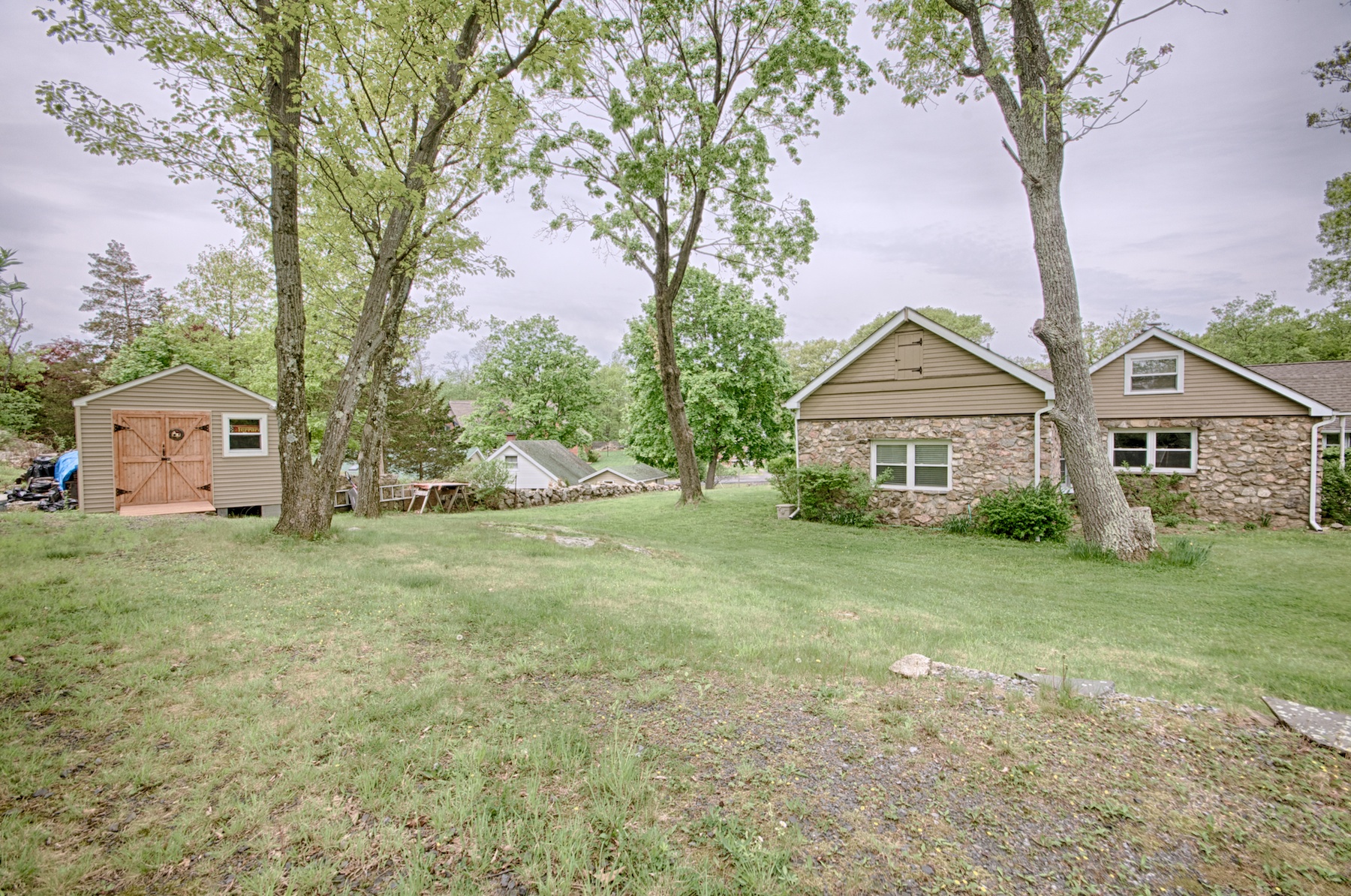 "375 rye hill" full screen photo slideshow on